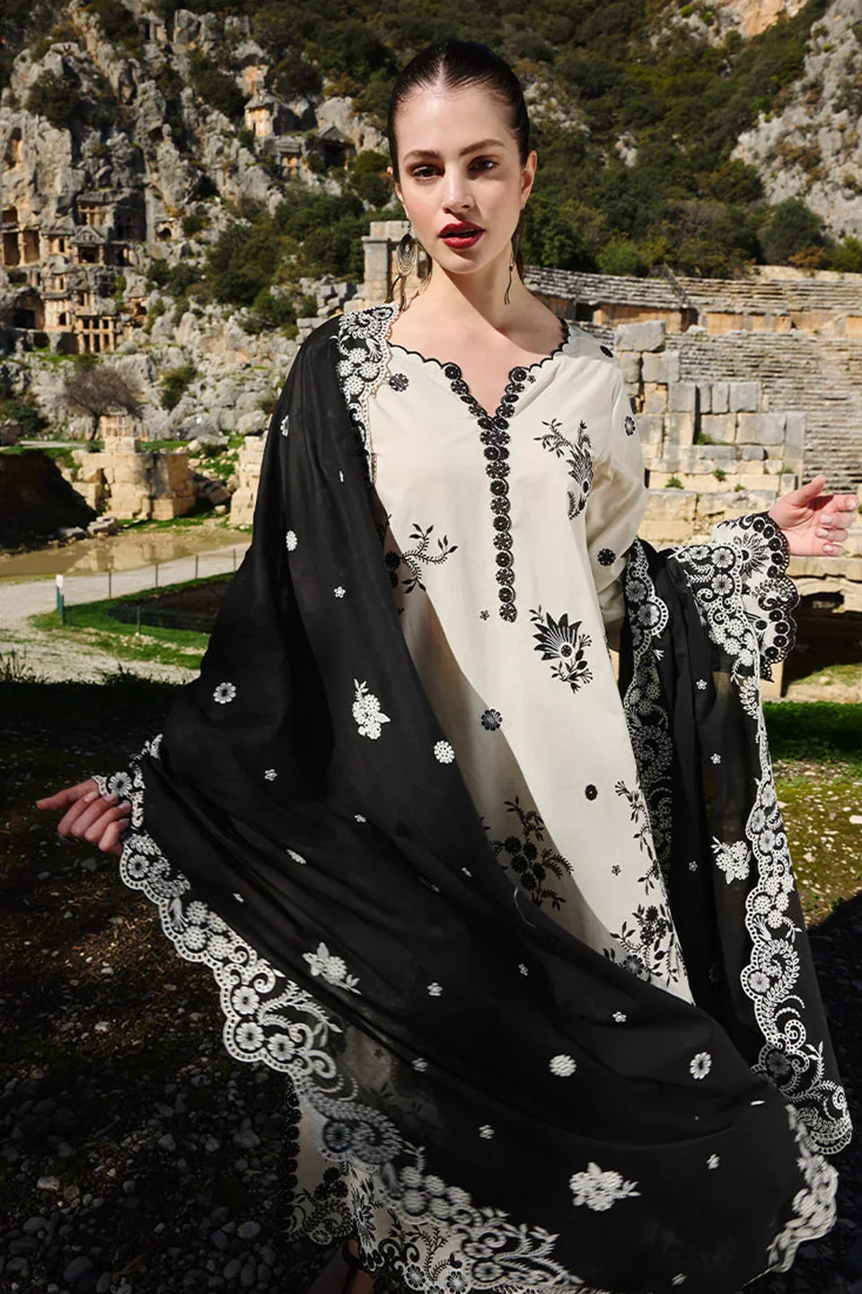 LUXURY PREMIUM EMB 3PC LAWN 2026